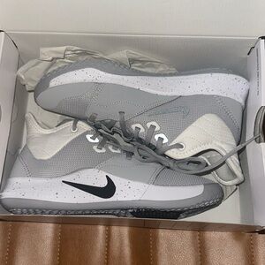 NEW IN BOX Nike PG 3 TB Wolf Grey/White-Black
- Light Gray Athletic Sneakers
